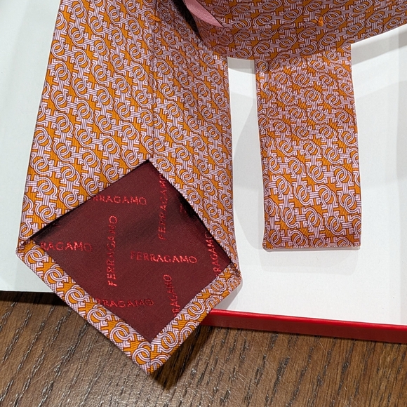 Salvatore Ferragamo Orange Geometric Tie - Picture 3 of 5